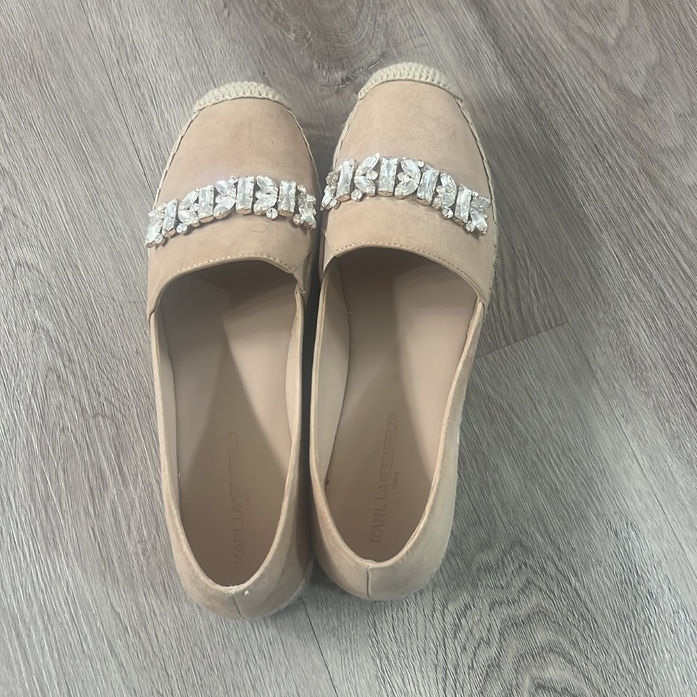 Women’s shoe - Picture 2 of 7